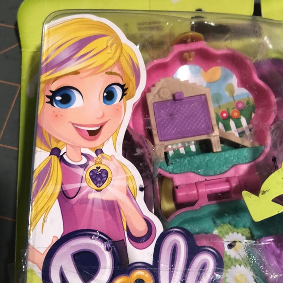NIP Micro Polly Pockets mini doll play set - Picture 3 of 15